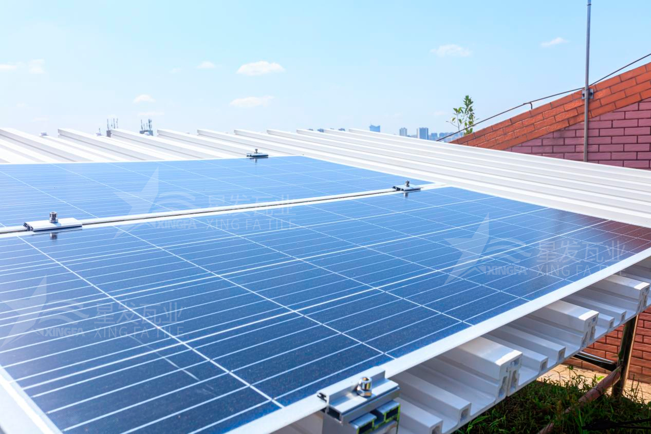 光伏屋面瓦生產(chǎn)廠家，究竟哪家品質(zhì)好，價(jià)格美麗呢？