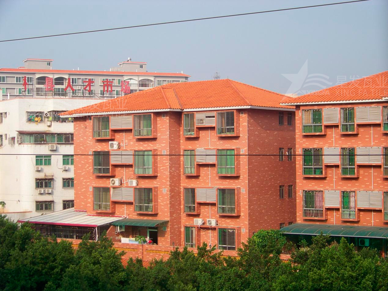 合成樹(shù)脂瓦要定期翻新維護(hù)嗎？逐漸取代彩鋼瓦，應(yīng)用越來(lái)越廣泛！