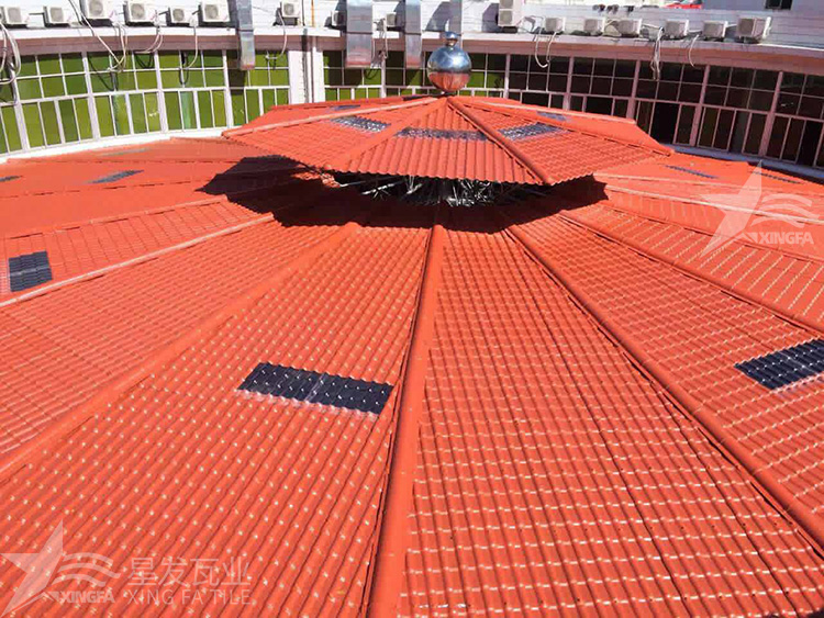 樹(shù)脂瓦的灰底和白底之間的比較：價(jià)格和質(zhì)量上有何差異？