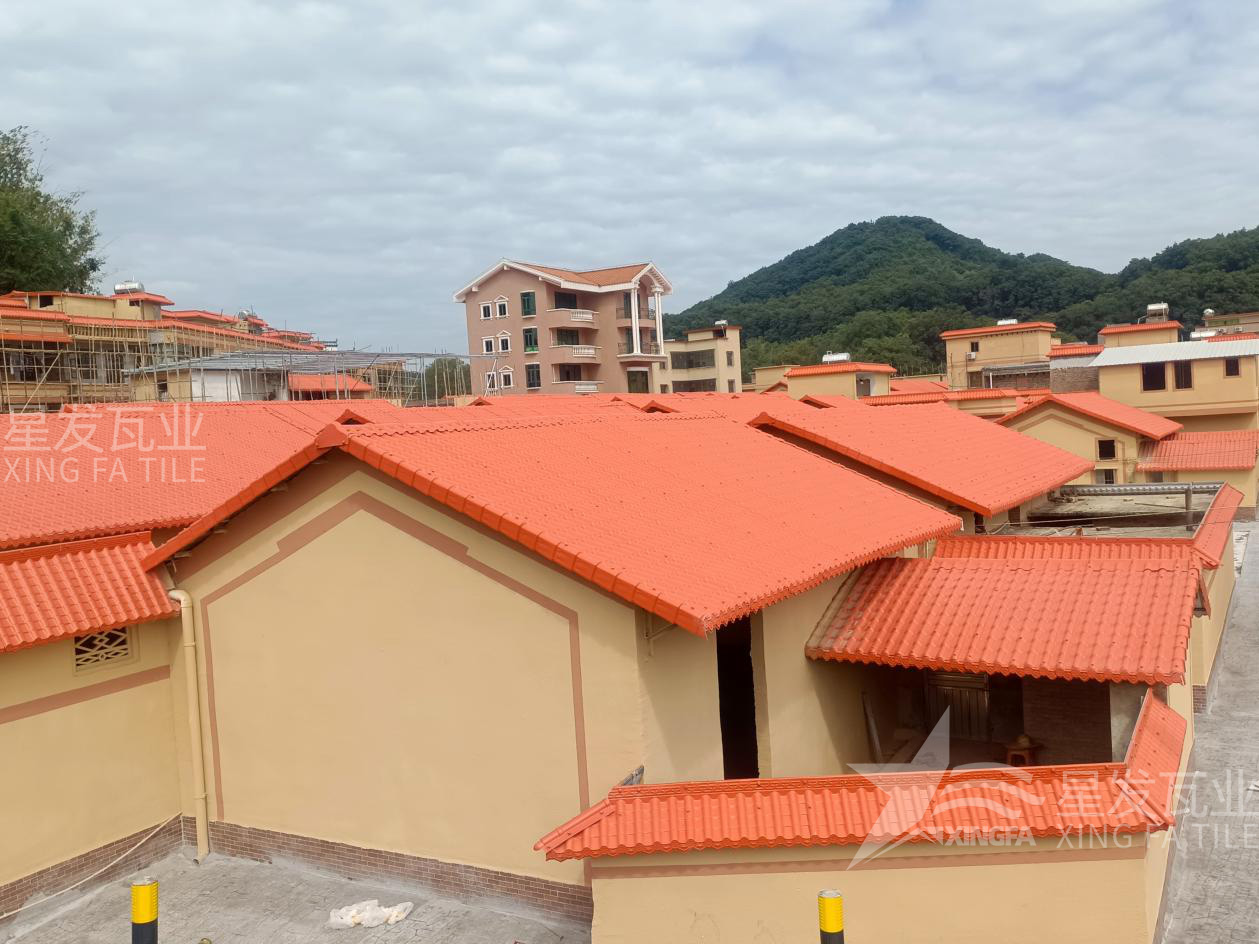 從傳統(tǒng)瓦片升級到合成樹脂瓦，讓農(nóng)村房屋煥發(fā)新生！