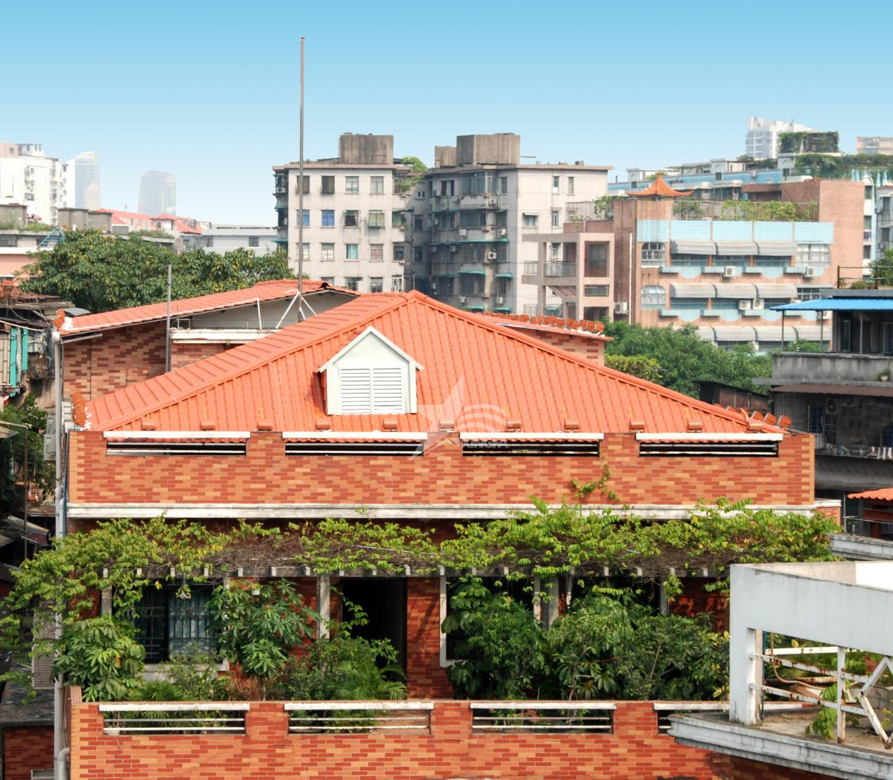 新農(nóng)村建房：琉璃瓦與合成樹脂瓦對(duì)比，何者更適合？